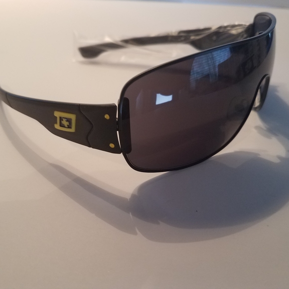 sunglasses - Picture 7 of 8